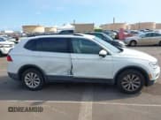 ✅ 2018 Volkswagen Tiguan SEL • VIN: 3VV3B7AX0JM006201 • Лот: 43368366. Опубликован ранее на IAAI с пробегом 111 582 миль. Бесплатный доступ к архиву аукционных продаж из США и подробный отчёт об истории автомобиля на DreamBid. Изображение 13.