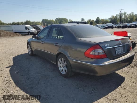 ✅ 2008 Mercedes-Benz E 320 • VIN: WDBUF22X68B317009 • Lot: 81584245. Listed on Copart with 142,363 mi. Free auction sales archive from the USA and detailed vehicle history report at DreamBid. Image 2.