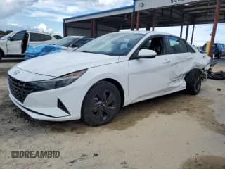 ✅ 2022 Hyundai Elantra Blue • VIN: KMHLM4AJ9NU020193 • Lot: 85701155. Listed on Copart with 39,322 mi. Free auction sales archive from the USA and detailed vehicle history report at DreamBid. Image 1.