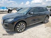 ✅ 2022 Lincoln Corsair Reserve • VIN: 5LMCJ2C96NUL01672 • Lot: 67684255. Wystawiony na Copart z przebiegiem 72 197 mil. Bezpłatny archiwum sprzedaży aukcyjnych z USA i szczegółowy raport historii pojazdu na DreamBid. Zdjęcie 1.