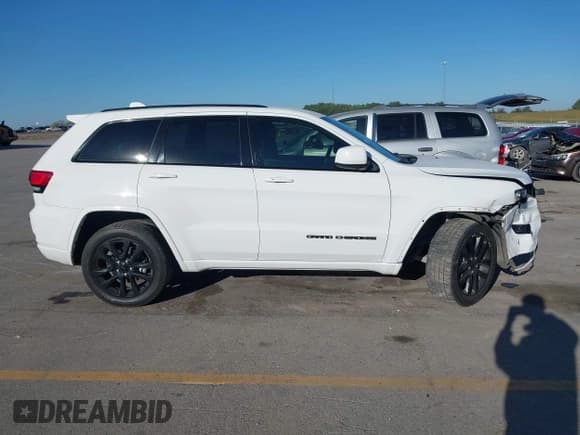 ✅ 2017 Jeep Grand Cherokee Altitude • VIN: 1C4RJFAG2HC851651 • Lot: 43308034. Listed on IAAI with 80,102 mi. Free auction sales archive from the USA and detailed vehicle history report at DreamBid. Image 13.