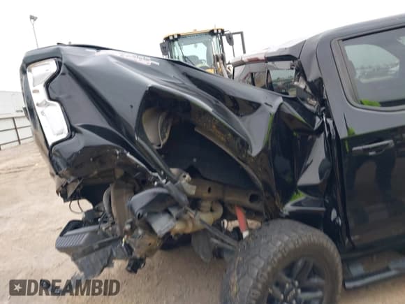 ✅ 2021 Chevrolet Silverado 1500 LT Trail Boss • VIN: 3GCPYFEL2MG471873 • Lot: 41216075. Wystawiony na IAAI z przebiegiem 40 334 mil. Bezpłatny archiwum sprzedaży aukcyjnych z USA i szczegółowy raport historii pojazdu na DreamBid. Zdjęcie 6.