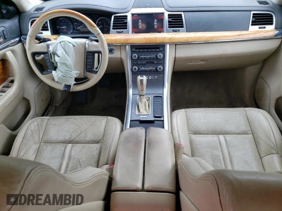 ✅ 2011 Lincoln MKS • VIN: 1LNHL9ER5BG602050 • Lot: 66167015. Wystawiony na Copart z przebiegiem 147 507 mil. Bezpłatny archiwum sprzedaży aukcyjnych z USA i szczegółowy raport historii pojazdu na DreamBid. Zdjęcie 8.