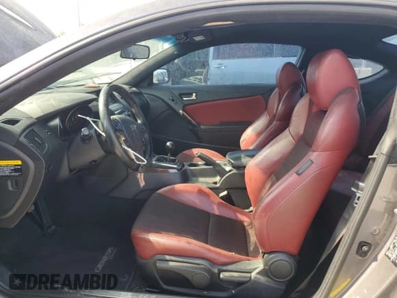 ✅ 2013 Hyundai Genesis Coupe Grand Touring • VIN: KMHHU6KJ8DU101569 • Lot: 65533995. Wystawiony na Copart z przebiegiem 128 640 mil. Bezpłatny archiwum sprzedaży aukcyjnych z USA i szczegółowy raport historii pojazdu na DreamBid. Zdjęcie 7.