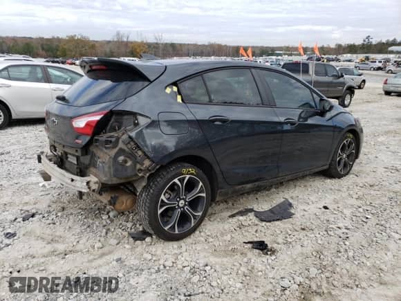 2019 Chevrolet Cruze LT z VIN 3G1BE6SM7KS551740, wystawiony jako Copart lot #67967792 z przebiegiem 54 553 mil mil oraz . Historia ofert i sprzedaży dostępna na DreamBid. Obrazek 3.