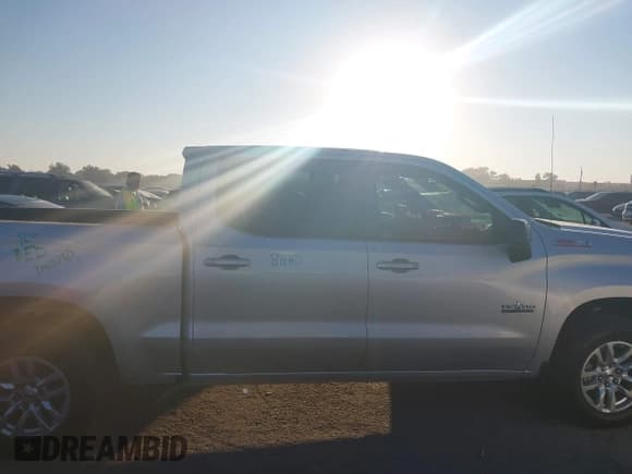 ✅ 2020 Chevrolet Silverado 1500 RST • VIN: 3GCUYEED8LG337566 • Лот: 43453741. Опубликован ранее на IAAI с пробегом 73 495 миль. Бесплатный доступ к архиву аукционных продаж из США и подробный отчёт об истории автомобиля на DreamBid. Изображение 13.