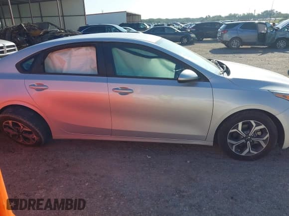 ✅ 2019 Kia Forte LXS • VIN: 3KPF24AD9KE119236 • Lot: 43295807. Wystawiony na IAAI z przebiegiem 75 343 mil. Bezpłatny archiwum sprzedaży aukcyjnych z USA i szczegółowy raport historii pojazdu na DreamBid. Zdjęcie 13.