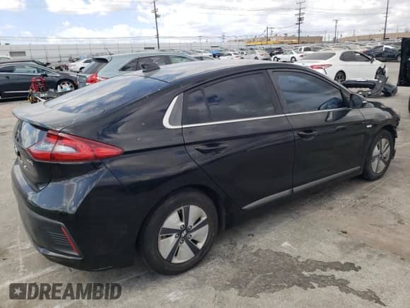2018 Hyundai Ioniq SEL с VIN KMHC75LC2JU066163, выставлен на аукционе Copart как лот 71600014 с пробегом 144 136 миль миль и Списание • Salvage title. История ставок и продаж доступна на DreamBid. Изображение 3.