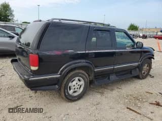 ✅ 1996 Chevrolet Blazer • VIN: 1GNDT13W1T2160564 • Lot: 65175335. Wystawiony na Copart z przebiegiem 157 949 mil. Bezpłatny archiwum sprzedaży aukcyjnych z USA i szczegółowy raport historii pojazdu na DreamBid. Zdjęcie 3.