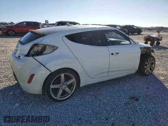 ✅ 2015 Hyundai Veloster RE:FLEX • VIN: KMHTC6AD6FU222385 • Lot: 89356095. Wystawiony na Copart z przebiegiem 136 200 mil. Bezpłatny archiwum sprzedaży aukcyjnych z USA i szczegółowy raport historii pojazdu na DreamBid. Zdjęcie 3.
