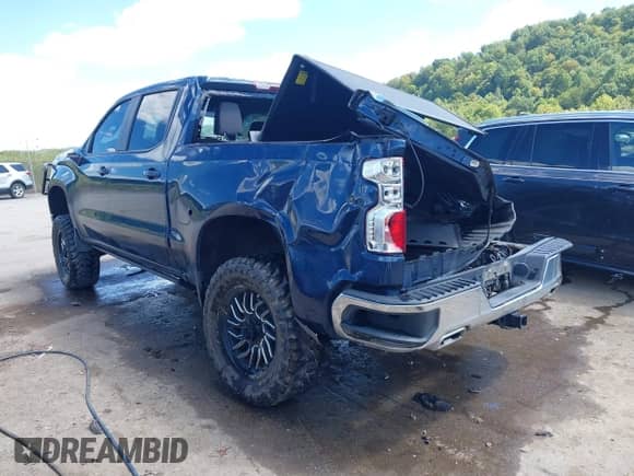 2023 Chevrolet Silverado 1500 LT z VIN 1GCUDDE81PZ193504, wystawiony jako IAAI lot #43079884 z przebiegiem 24 647 mil mil oraz . Historia ofert i sprzedaży dostępna na DreamBid. Obrazek 3.