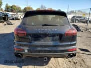 ✅ 2016 Porsche Cayenne Turbo • VIN: WP1AC2A21GLA89382 • Lot: 73531314. Wystawiony na Copart z przebiegiem 93 378 mil. Bezpłatny archiwum sprzedaży aukcyjnych z USA i szczegółowy raport historii pojazdu na DreamBid. Zdjęcie 6.