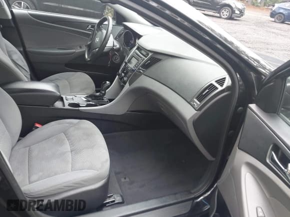 ✅ 2014 Hyundai Sonata GLS • VIN: 5NPEB4AC1EH830416 • Лот: 43452673. Опубликован ранее на IAAI с пробегом 186 826 миль. Бесплатный доступ к архиву аукционных продаж из США и подробный отчёт об истории автомобиля на DreamBid. Изображение 5.