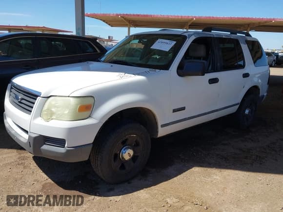 ✅ 2006 Ford Explorer XLS • VIN: 1FMEU72E86UB07984 • Lot: 42899822. Wystawiony na IAAI z przebiegiem Nie podano. Bezpłatny archiwum sprzedaży aukcyjnych z USA i szczegółowy raport historii pojazdu na DreamBid. Zdjęcie 2.