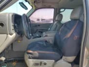 ✅ 2005 Chevrolet Avalanche LS • VIN: 3GNEC12Z95G273950 • Lot: 58542605. Listed on Copart with 120,975 mi. Free auction sales archive from the USA and detailed vehicle history report at DreamBid. Image 7.