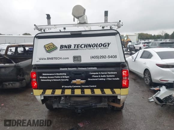 ✅ 2018 Chevrolet Silverado 1500 LT • VIN: 3GCPCREC4JG203905 • Лот: 43526658. Опубликован ранее на IAAI с пробегом 101 172 миль. Бесплатный доступ к архиву аукционных продаж из США и подробный отчёт об истории автомобиля на DreamBid. Изображение 16.