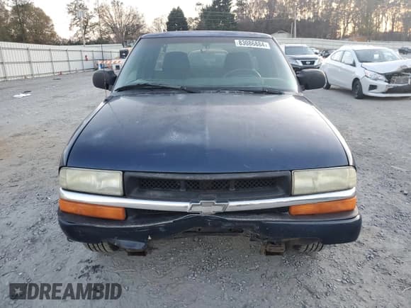 ✅ 2003 Chevrolet S-10 LS • VIN: 1GCCS19XX38166755 • Лот: 83086884. Опубликован ранее на Copart с пробегом 174 769 миль. Бесплатный доступ к архиву аукционных продаж из США и подробный отчёт об истории автомобиля на DreamBid. Изображение 5.