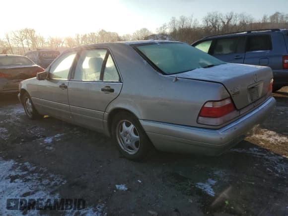 ✅ 1999 Mercedes-Benz S 320/430/500 • VIN: WDBGA33G9XA412054 • Lot: 42012105. Listed on Copart with 151,033 mi. Free auction sales archive from the USA and detailed vehicle history report at DreamBid. Image 2.