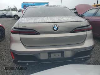 ✅ 2023 BMW 7 Series 760i xDrive • VIN: WBA33EJ09PCL80977 • Лот: 74082454. Опубликован ранее на Copart с пробегом Не указан. Бесплатный доступ к архиву аукционных продаж из США и подробный отчёт об истории автомобиля на DreamBid. Изображение 6.