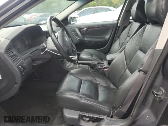 ✅ 2004 Volvo V70 • VIN: YV1SJ59H742394855 • Lot: 72104605. Listed on Copart with 192,595 mi. Free auction sales archive from the USA and detailed vehicle history report at DreamBid. Image 7.