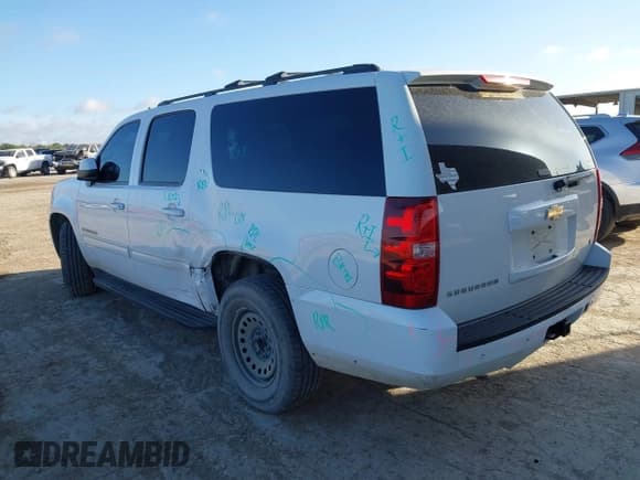 ✅ 2011 Chevrolet Suburban LT • VIN: 1GNSCJE05BR388248 • Lot: 42617677. Listed on IAAI with 247,514 mi. Free auction sales archive from the USA and detailed vehicle history report at DreamBid. Image 3.