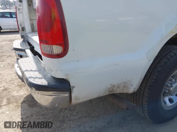 ✅ 2003 Ford F-250 XL • VIN: 3FTNX20LX3MB20798 • Lot: 42304074. Listed on IAAI with 274,238 mi. Free auction sales archive from the USA and detailed vehicle history report at DreamBid. Image 18.