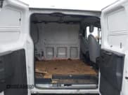 ✅ 2017 Ford Transit • VIN: 1FTYE1ZM5HKB32476 • Lot: 43513328. Wystawiony na IAAI z przebiegiem 232 996 mil. Bezpłatny archiwum sprzedaży aukcyjnych z USA i szczegółowy raport historii pojazdu na DreamBid. Zdjęcie 8.