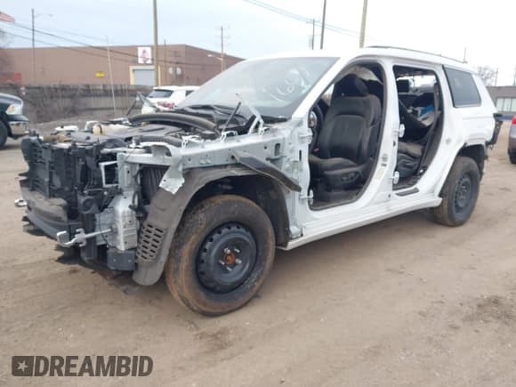 ✅ 2022 Jeep Grand Cherokee Overland • VIN: 1C4RJKDG2N8561607 • Lot: 41270674. Listed on IAAI with Not provided. Free auction sales archive from the USA and detailed vehicle history report at DreamBid. Image 2.