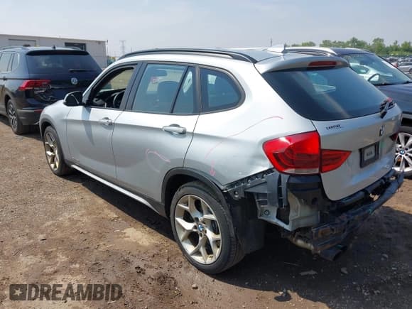 ✅ 2013 BMW X1 xDrive35i • VIN: WBAVM5C50DVL63922 • Lot: 42443703. Listed on IAAI with 88,045 mi. Free auction sales archive from the USA and detailed vehicle history report at DreamBid. Image 3.