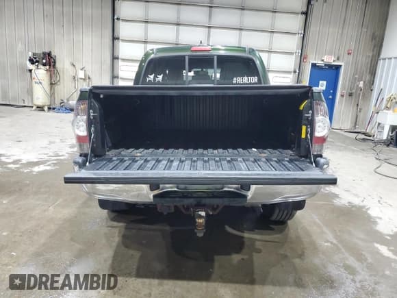 ✅ 2013 Toyota Tacoma • VIN: 5TFLU4ENXDX057168 • Lot: 85312195. Wystawiony na Copart z przebiegiem 225 876 mil. Bezpłatny archiwum sprzedaży aukcyjnych z USA i szczegółowy raport historii pojazdu na DreamBid. Zdjęcie 6.