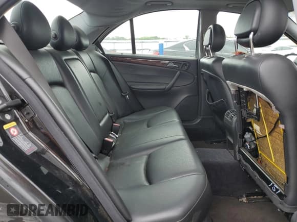 ✅ 2004 Mercedes-Benz C 320 • VIN: WDBRF84J54F455399 • Lot: 61844774. Wystawiony na Copart z przebiegiem 124 724 mil. Bezpłatny archiwum sprzedaży aukcyjnych z USA i szczegółowy raport historii pojazdu na DreamBid. Zdjęcie 10.