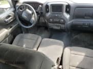 ✅ 2020 Chevrolet Silverado 1500 Custom • VIN: 1GCPYBEK0LZ240193 • Lot: 70497144. Wystawiony na Copart z przebiegiem 152 902 mil. Bezpłatny archiwum sprzedaży aukcyjnych z USA i szczegółowy raport historii pojazdu na DreamBid. Zdjęcie 8.