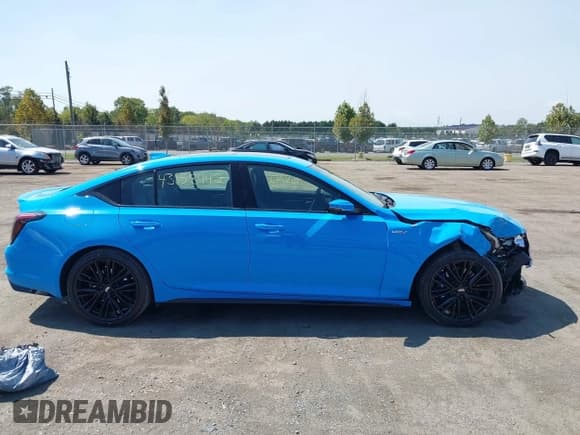 ✅ 2022 Cadillac CT5-V • VIN: 1G6DR5RW2N0119660 • Lot: 43158442. Wystawiony na IAAI z przebiegiem 46 566 mil. Bezpłatny archiwum sprzedaży aukcyjnych z USA i szczegółowy raport historii pojazdu na DreamBid. Zdjęcie 14.