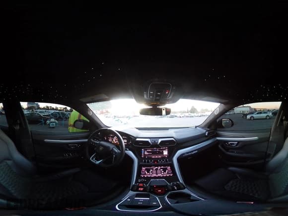 ✅ 2019 Lamborghini Urus • VIN: ZPBUA1ZL2KLA04966 • Lot: 43911141. Listed on IAAI with 26,775 mi. Free auction sales archive from the USA and detailed vehicle history report at DreamBid. Image 20.