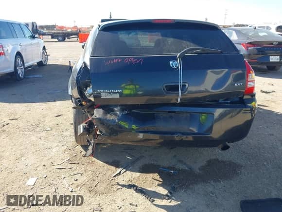 2005 Dodge Magnum SE с VIN 2D4FV48V55H661046, выставлен на аукционе IAAI как лот 41644364 с пробегом 125 400 миль миль и . История ставок и продаж доступна на DreamBid. Изображение 6.