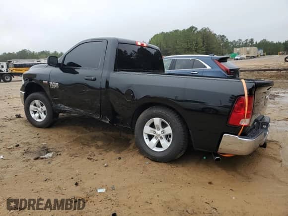 2022 Ram 1500 Express z VIN 3C6JR6AT8NG210555, wystawiony jako Copart lot #86509965 z przebiegiem 18 473 mil mil oraz Czysty tytuł • Clean title. Historia ofert i sprzedaży dostępna na DreamBid. Obrazek 2.