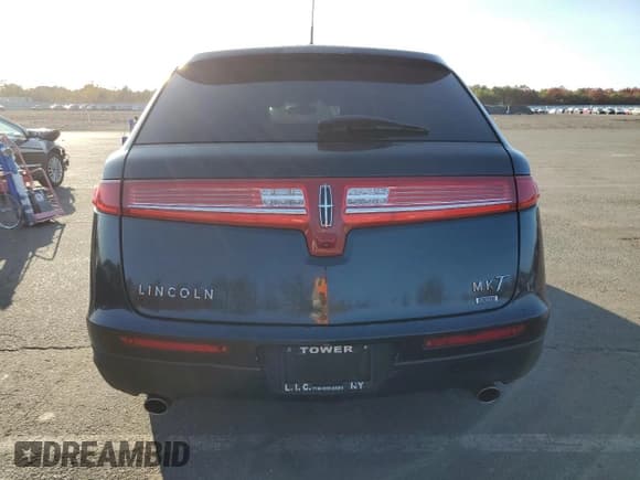✅ 2014 Lincoln MKT • VIN: 2LMHJ5NK5EBL54917 • Lot: 77268694. Wystawiony na Copart z przebiegiem 332 272 mil. Bezpłatny archiwum sprzedaży aukcyjnych z USA i szczegółowy raport historii pojazdu na DreamBid. Zdjęcie 6.