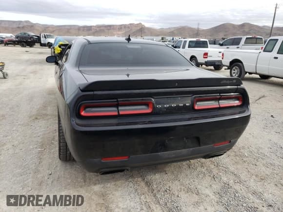 ✅ 2018 Dodge Challenger T/A • VIN: 2C3CDZBT7JH217091 • Lot: 79831213. Wystawiony na Copart z przebiegiem 63 921 mil. Bezpłatny archiwum sprzedaży aukcyjnych z USA i szczegółowy raport historii pojazdu na DreamBid. Zdjęcie 6.