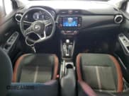 ✅ 2024 Nissan Versa SR • VIN: 3N1CN8FV0RL928376 • Лот: 92924865. Опубликован ранее на Copart с пробегом 22 850 миль. Бесплатный доступ к архиву аукционных продаж из США и подробный отчёт об истории автомобиля на DreamBid. Изображение 8.