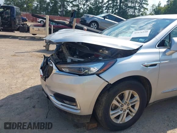 ✅ 2019 Buick Enclave Essence • VIN: 5GAERBKW9KJ188489 • Лот: 43124350. Опубликован ранее на IAAI с пробегом 101 495 миль. Бесплатный доступ к архиву аукционных продаж из США и подробный отчёт об истории автомобиля на DreamBid. Изображение 18.