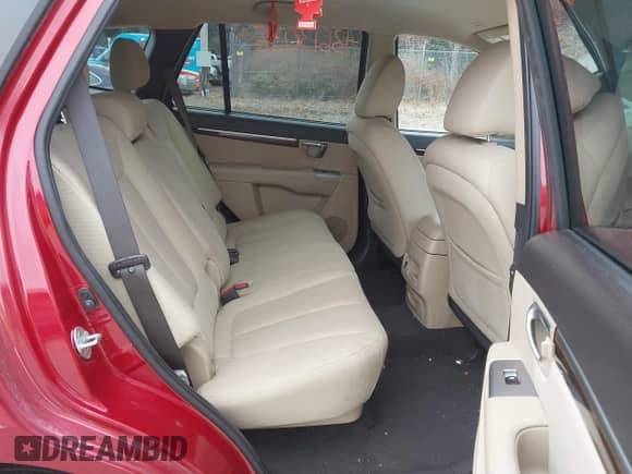 2011 Hyundai Santa Fe GLS с VIN 5XYZGDAB2BG046548, выставлен на аукционе IAAI как лот 43613036 с пробегом 195 899 миль миль и . История ставок и продаж доступна на DreamBid. Изображение 8.