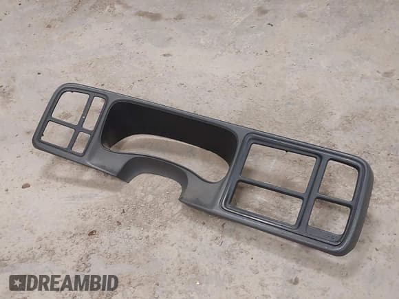 ✅ 2003 Chevrolet Silverado 2500HD LS • VIN: 1GCHK29G33E158624 • Lot: 42108017. Wystawiony na IAAI z przebiegiem 174 462 mil. Bezpłatny archiwum sprzedaży aukcyjnych z USA i szczegółowy raport historii pojazdu na DreamBid. Zdjęcie 12.