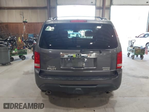 ✅ 2015 Honda Pilot SE • VIN: 5FNYF4H32FB046446 • Lot: 42995806. Listed on IAAI with 137,831 mi. Free auction sales archive from the USA and detailed vehicle history report at DreamBid. Image 16.
