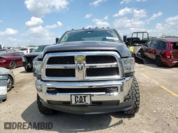 ✅ 2018 Ram 2500 Tradesman • VIN: 3C6UR5CL3JG425453 • Лот: 70153975. Опубликован ранее на Copart с пробегом 89 123 миль. Бесплатный доступ к архиву аукционных продаж из США и подробный отчёт об истории автомобиля на DreamBid. Изображение 13.