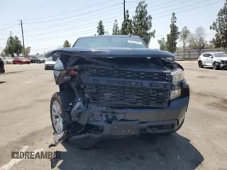 ✅ 2021 Chevrolet Silverado 1500 Custom • VIN: 1GCPYBEKXMZ172258 • Lot: 64723874. Wystawiony na Copart z przebiegiem 65 285 mil. Bezpłatny archiwum sprzedaży aukcyjnych z USA i szczegółowy raport historii pojazdu na DreamBid. Zdjęcie 5.