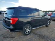 ✅ 2022 Ford Expedition XLT • VIN: 1FMJU1HT6NEA08154 • Lot: 83987675. Wystawiony na Copart z przebiegiem 78 171 mil. Bezpłatny archiwum sprzedaży aukcyjnych z USA i szczegółowy raport historii pojazdu na DreamBid. Zdjęcie 3.