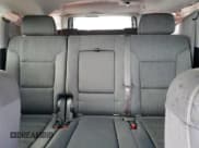 ✅ 2016 Chevrolet Suburban LS • VIN: 1GNSCGEC0GR180640 • Lot: 64640164. Wystawiony na Copart z przebiegiem 175 445 mil. Bezpłatny archiwum sprzedaży aukcyjnych z USA i szczegółowy raport historii pojazdu na DreamBid. Zdjęcie 10.