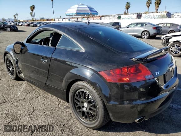 ✅ 2008 Audi TT 3.2L • VIN: TRUDD38J981020182 • Лот: 88933485. Опубликован ранее на Copart с пробегом 129 736 миль. Бесплатный доступ к архиву аукционных продаж из США и подробный отчёт об истории автомобиля на DreamBid. Изображение 2.