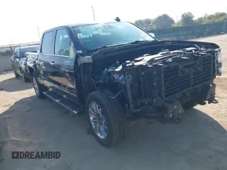 ✅ 2018 Chevrolet Silverado 1500 High Country • VIN: 3GCUKTEJ7JG549724 • Лот: 43240798. Опубликован ранее на IAAI с пробегом 152 158 миль. Бесплатный доступ к архиву аукционных продаж из США и подробный отчёт об истории автомобиля на DreamBid. Изображение 1.