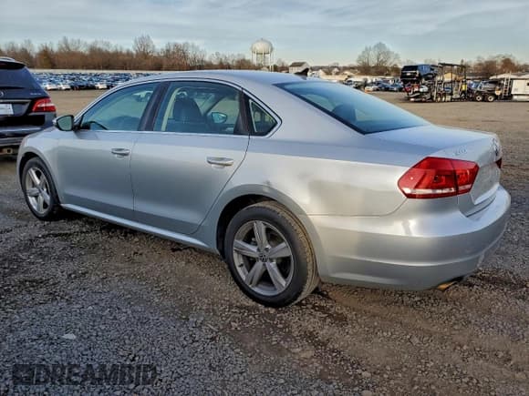 ✅ 2012 Volkswagen Passat SE • VIN: 1VWBP7A38CC089189 • Lot: 94911965. Listed on Copart with 216,058 mi. Free auction sales archive from the USA and detailed vehicle history report at DreamBid. Image 2.